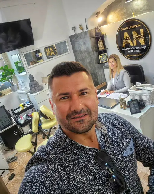 Echipa Journal, în salon